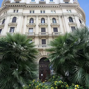 Piazza Bovio 22 3*, Nápoles Italia